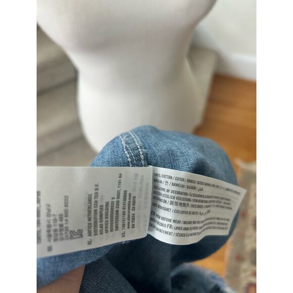 Abercrombie & Fitch Two Tone Denim Chambray Button Down - Picture 5 of 6